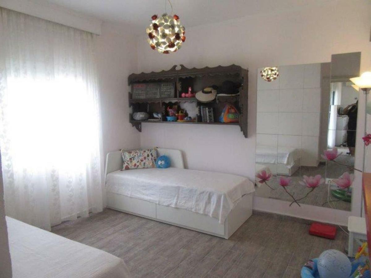 Pefkohori Apart. Near The Beach With Indor Parking And Yard Exterior foto