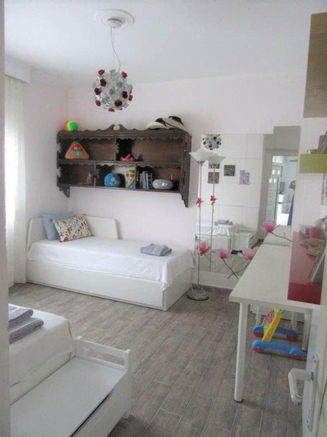 Pefkohori Apart. Near The Beach With Indor Parking And Yard Exterior foto